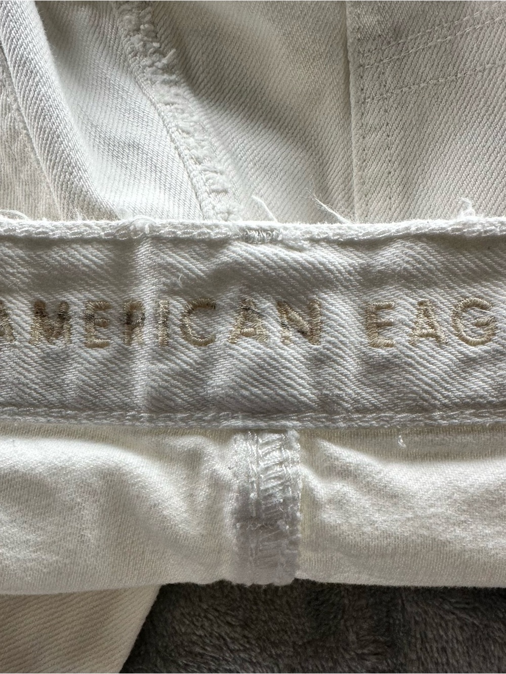 AE Sample Pre-production 90s Boyfriend Jorts White Denim Heavy Distressed Shorts - Picture 11 of 11